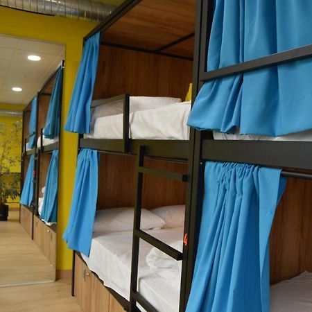 Debod Hostel マドリード エクステリア 写真