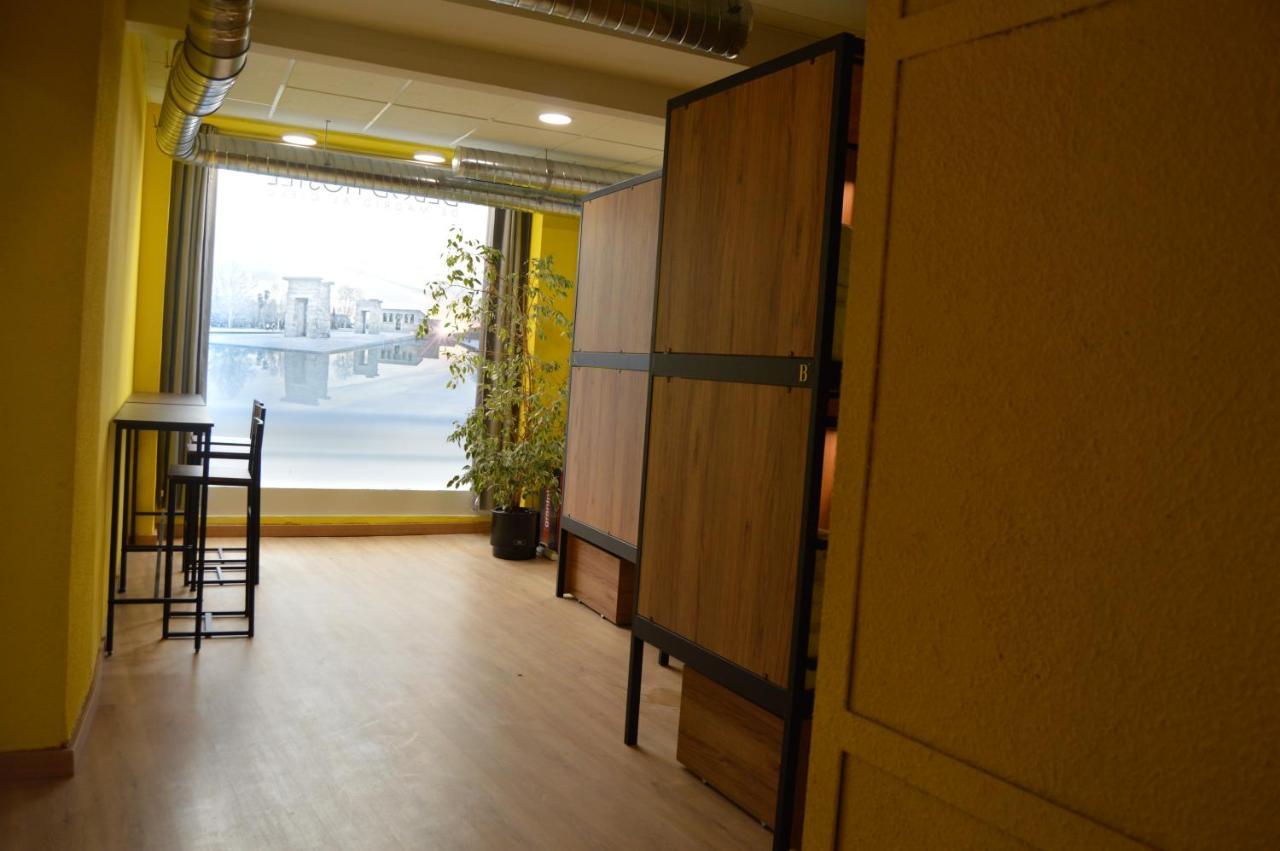 Debod Hostel マドリード エクステリア 写真