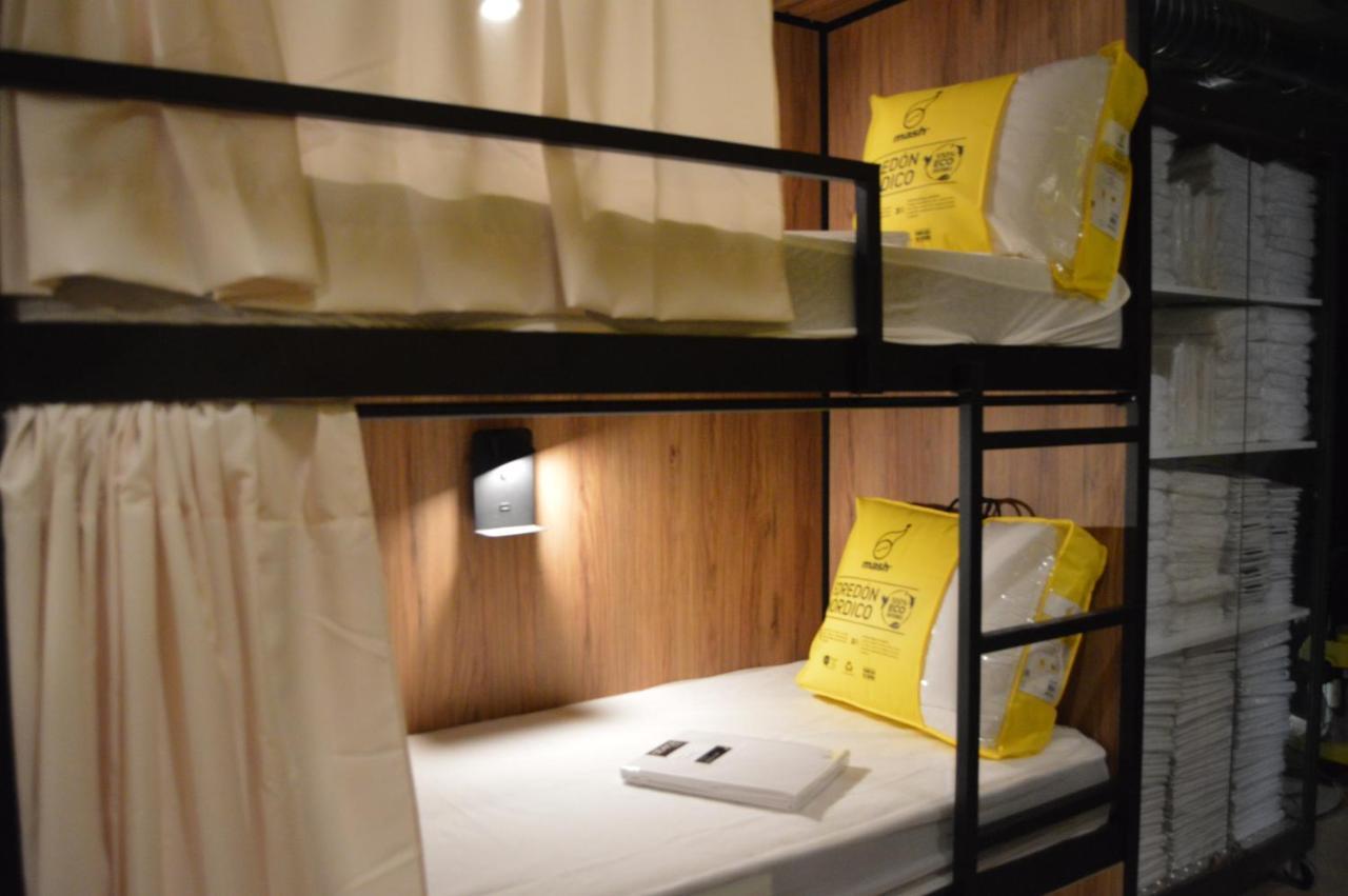 Debod Hostel マドリード エクステリア 写真