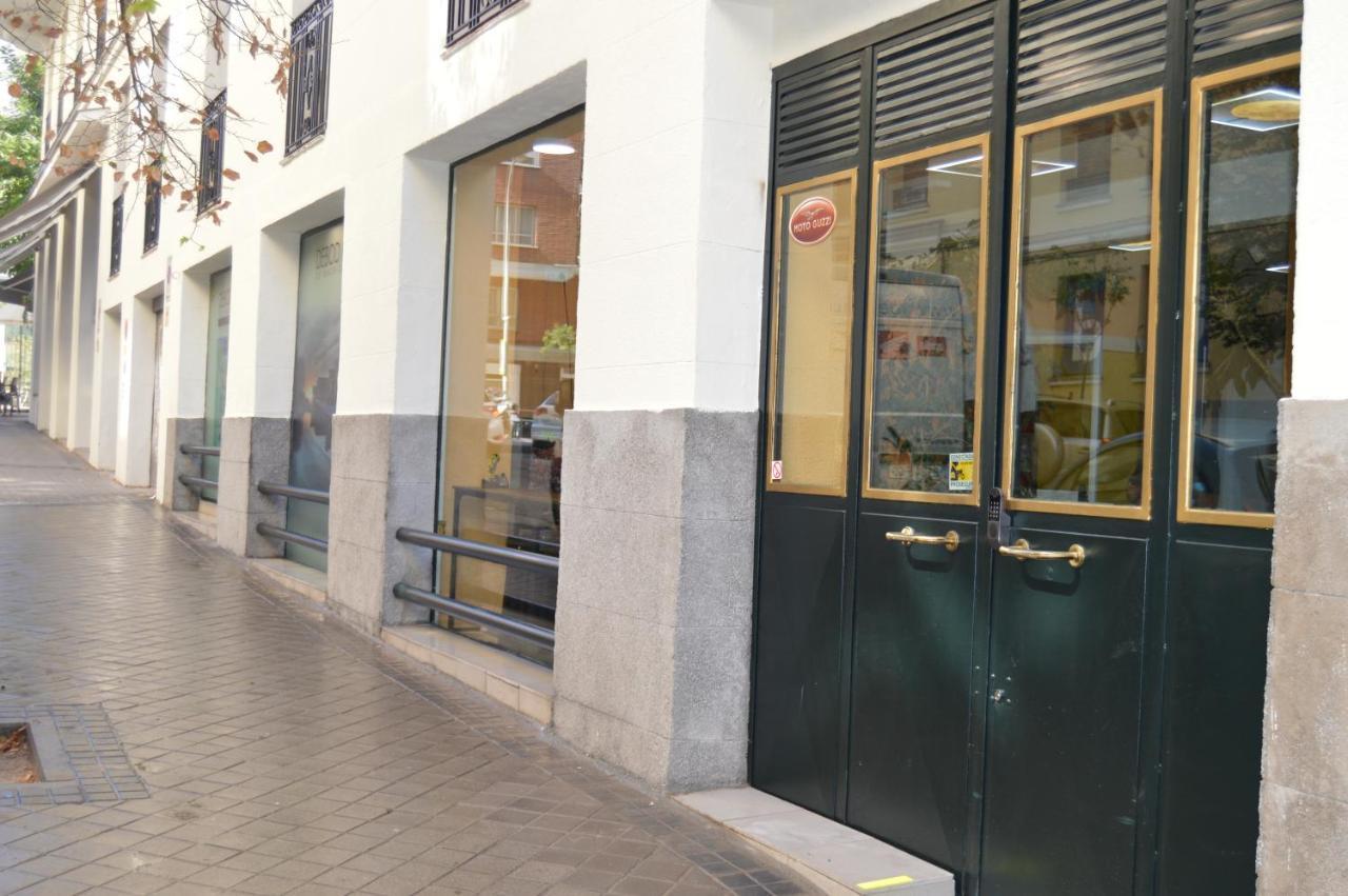 Debod Hostel マドリード エクステリア 写真
