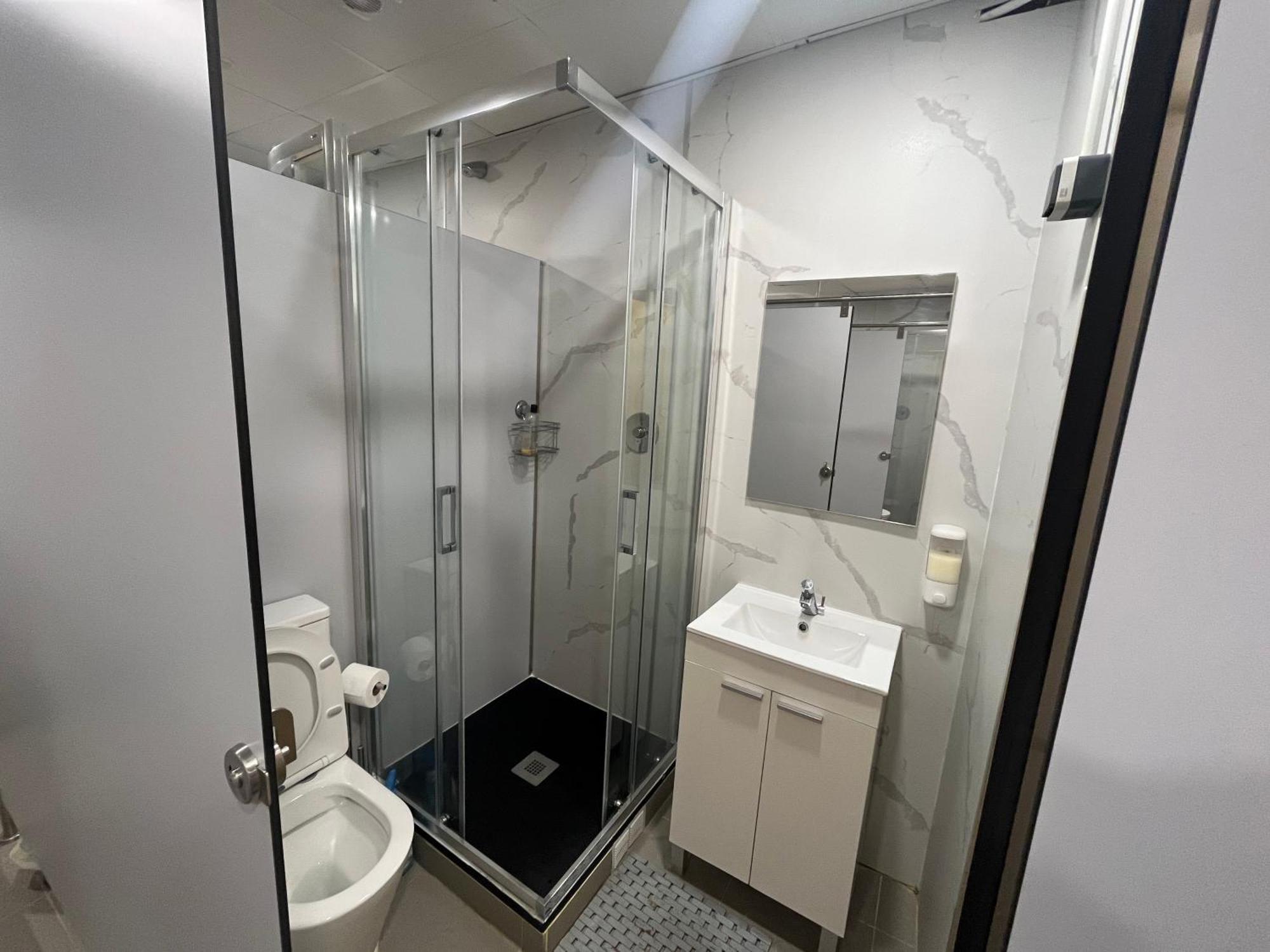 Debod Hostel マドリード エクステリア 写真